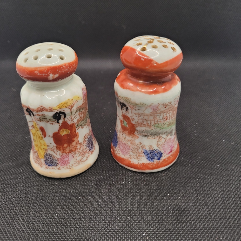 Vintage Occupied Japan Geisha Salt & Pepper Shakers Hand Painted Porcelain Set